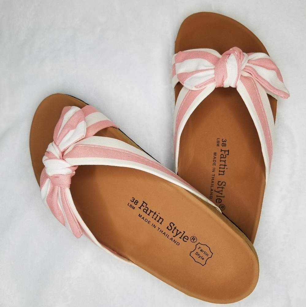 NWOT Sandals with bow accent